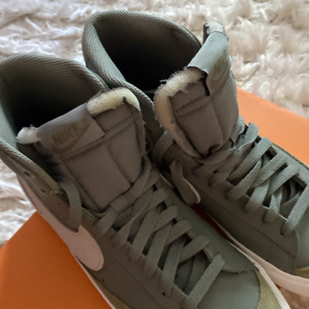 Nike High-Top Sneakers in Green and White